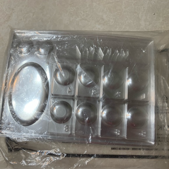 New in Package Mary Kay Plastic Trays - Picture 2 of 2